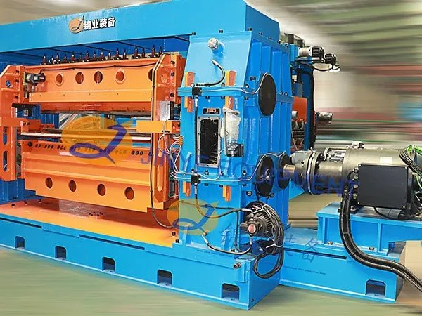 Cut to length line with rotary shear